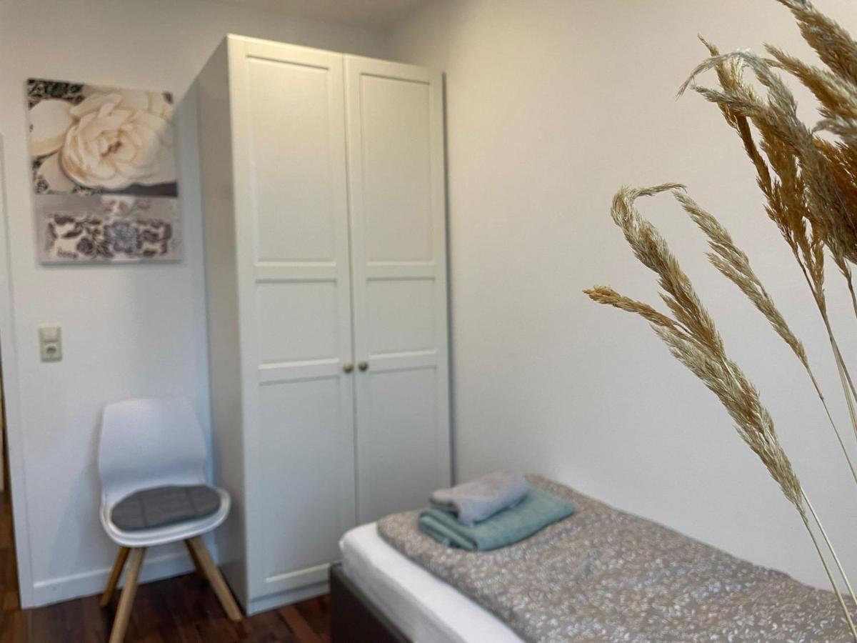 7-24 Self-Check-In - 120Qm - 5 Rooms - 2 Bathrooms - Kitchen - Free Parking - Yihapartment Hannover Bagian luar foto
