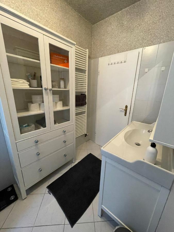 7-24 Self-Check-In - 120Qm - 5 Rooms - 2 Bathrooms - Kitchen - Free Parking - Yihapartment Hannover Bagian luar foto